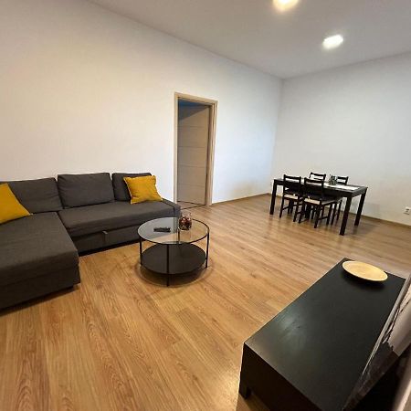 Elegant City Center Apartment Bukarest Exterior foto