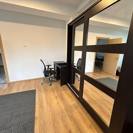 Elegant City Center Apartment Bukarest Exterior foto