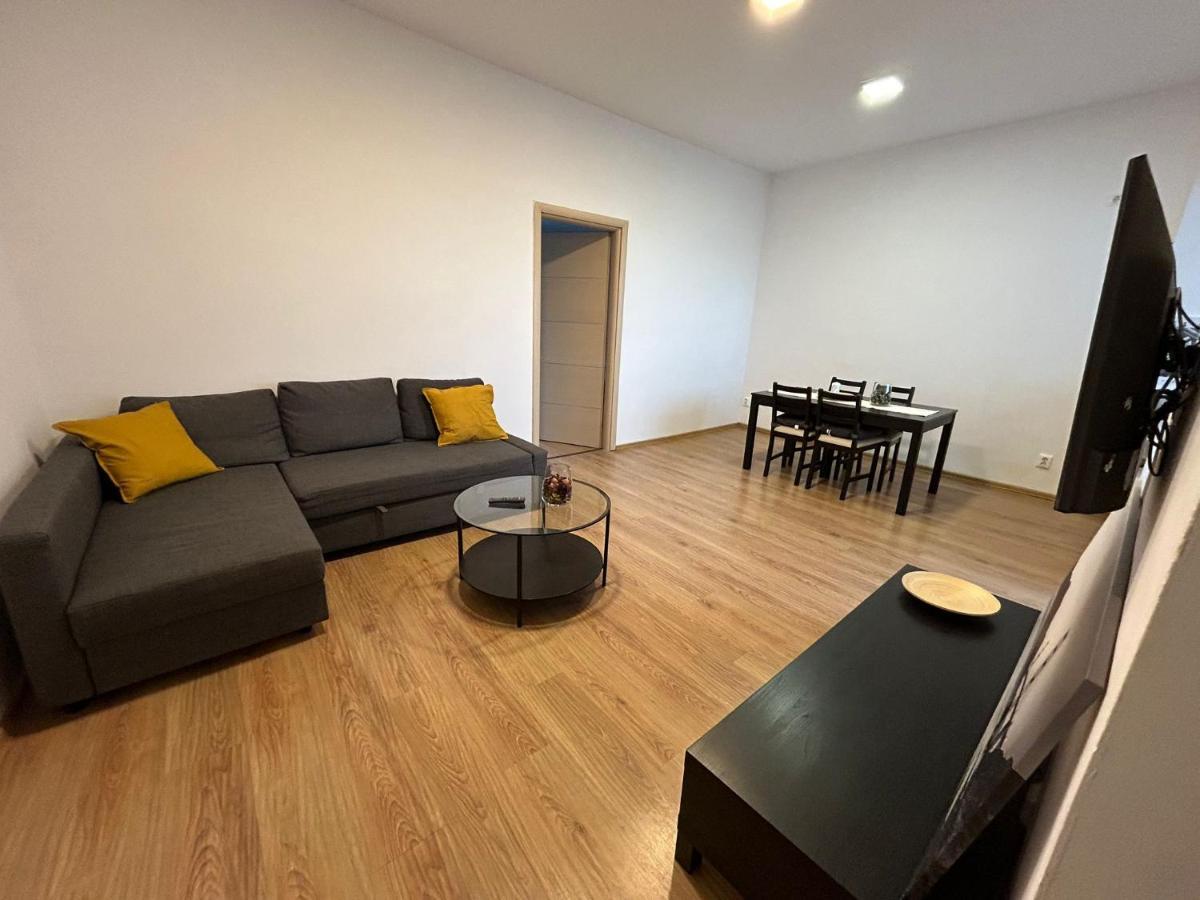 Elegant City Center Apartment Bukarest Exterior foto